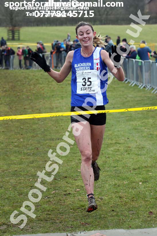 Senior womens Northern Cross Country Champs., Camp Hill Estate, Kirklington.  Photo: David T. Hewitson/Sports for All Pics